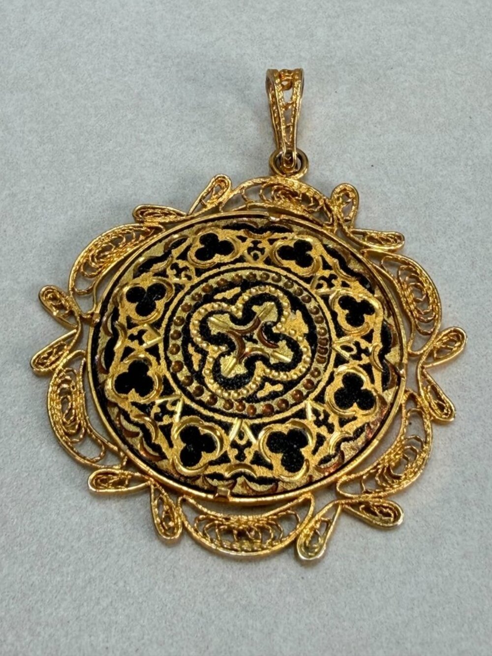 Vintage Damascene Gold Tone Black Filigree Round Pendant - Picture 5 of 5